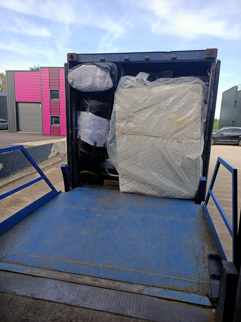 découvrez nos services d'expédition de conteneurs vers l'afrique, alliant fiabilité et rapidité. profitez de solutions personnalisées pour vos besoins logistiques et naviguez facilement vers votre destination grâce à notre expertise.